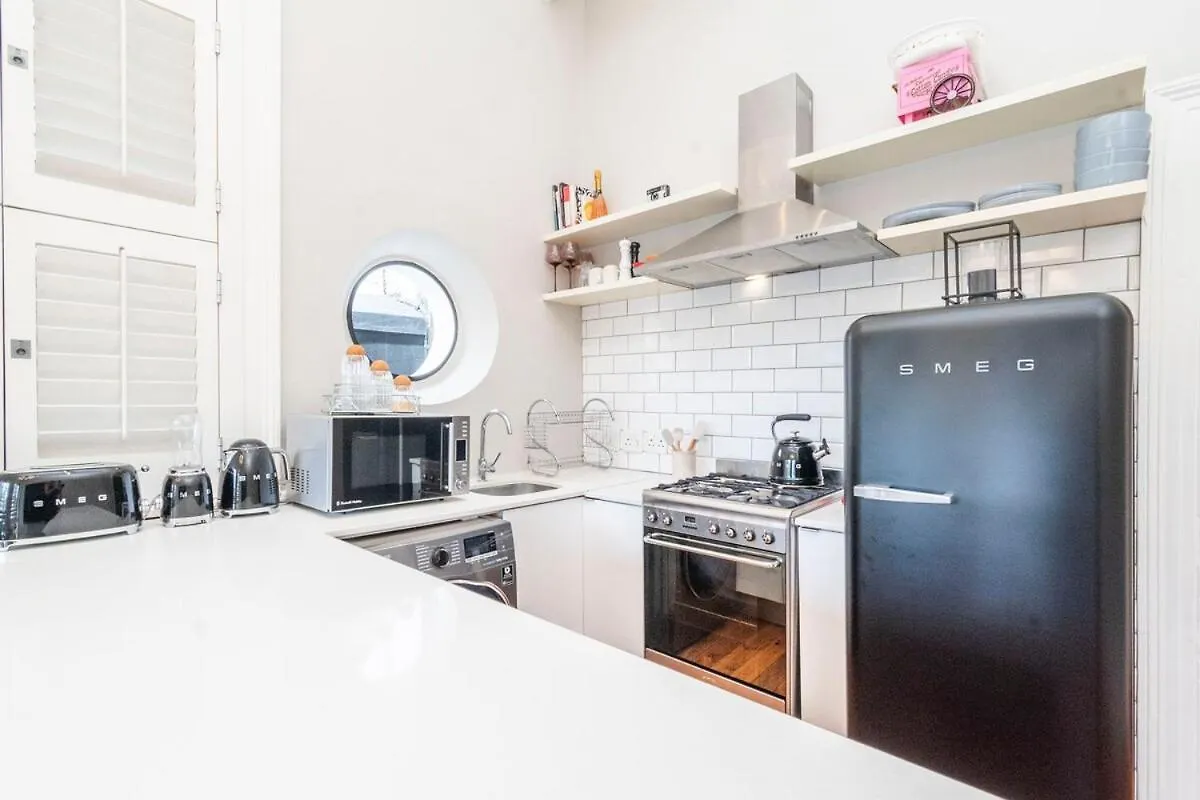 2-Bed Rose Cottage In Woodstock ケープタウン 0*,